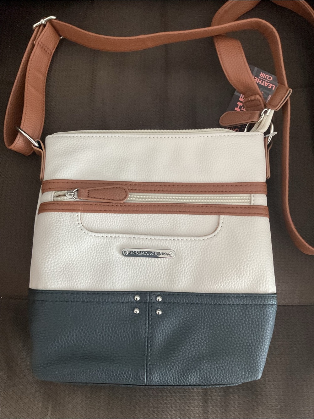 Stone Mountain Accessories Two-Tone Shoulder Bag in Cream, Tan & Black